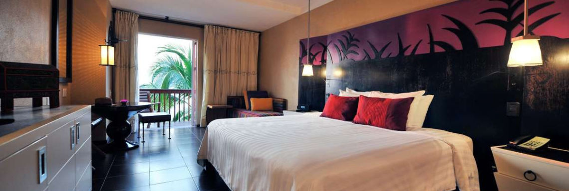 Club Med Ixtapa Pacific, Mexico - Image of bedroom with furnished balcony