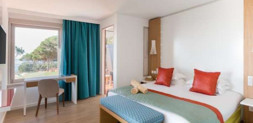 Club_Med_Cotes_Mediterraneennes_Da_Balaia_suite_room_1_1