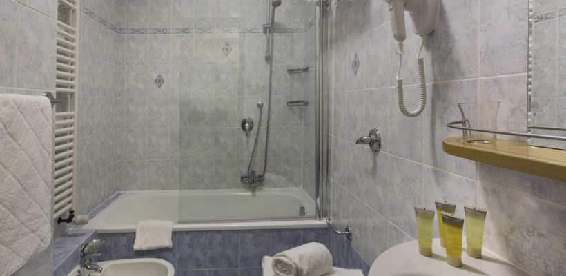 Alpes_Cervinia_Bathroom